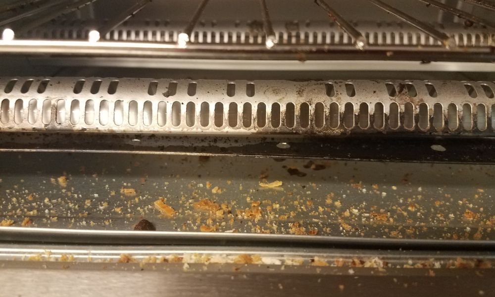 How to Clean a Toaster Without a Crumb Tray
